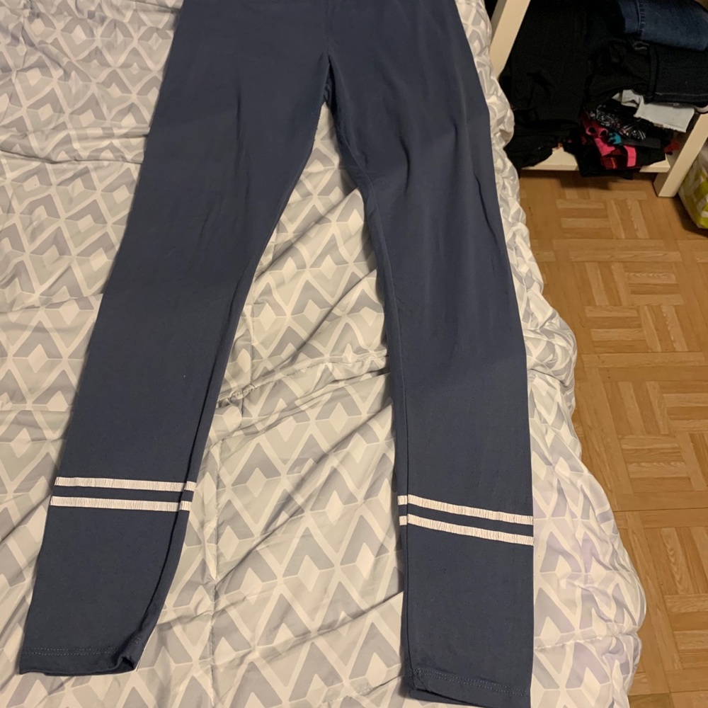 Gray/Blue leggings